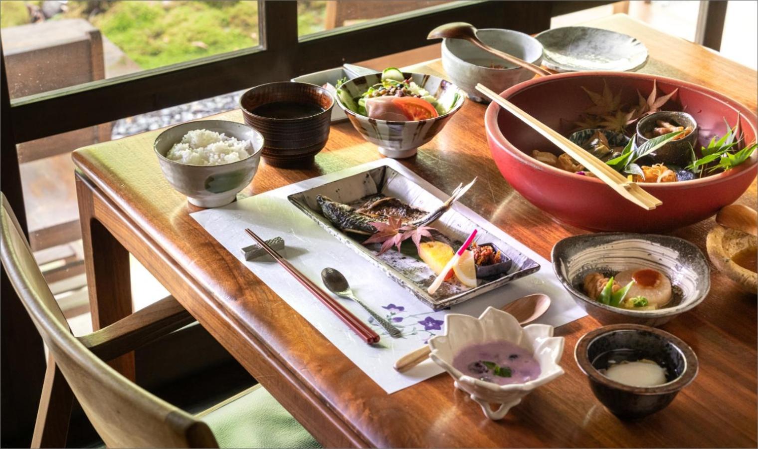 Nihon-No-Ashitaba Hotel Юфу Екстериор снимка